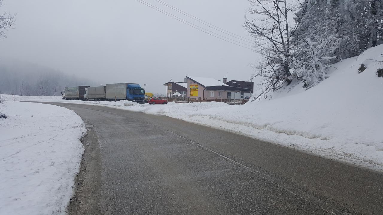 Готель Pansion I Restoran ,, Pogled" Han Pijesak Екстер'єр фото