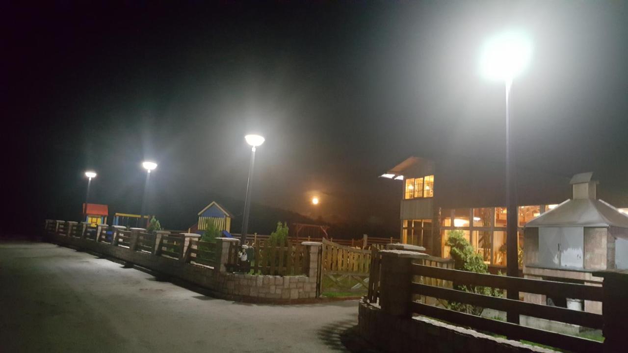 Готель Pansion I Restoran ,, Pogled" Han Pijesak Екстер'єр фото