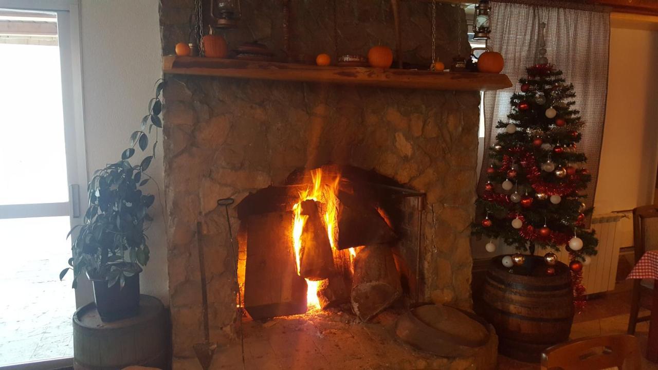 Готель Pansion I Restoran ,, Pogled" Han Pijesak Екстер'єр фото
