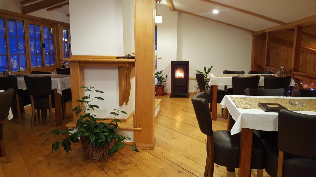 Готель Pansion I Restoran ,, Pogled" Han Pijesak Екстер'єр фото