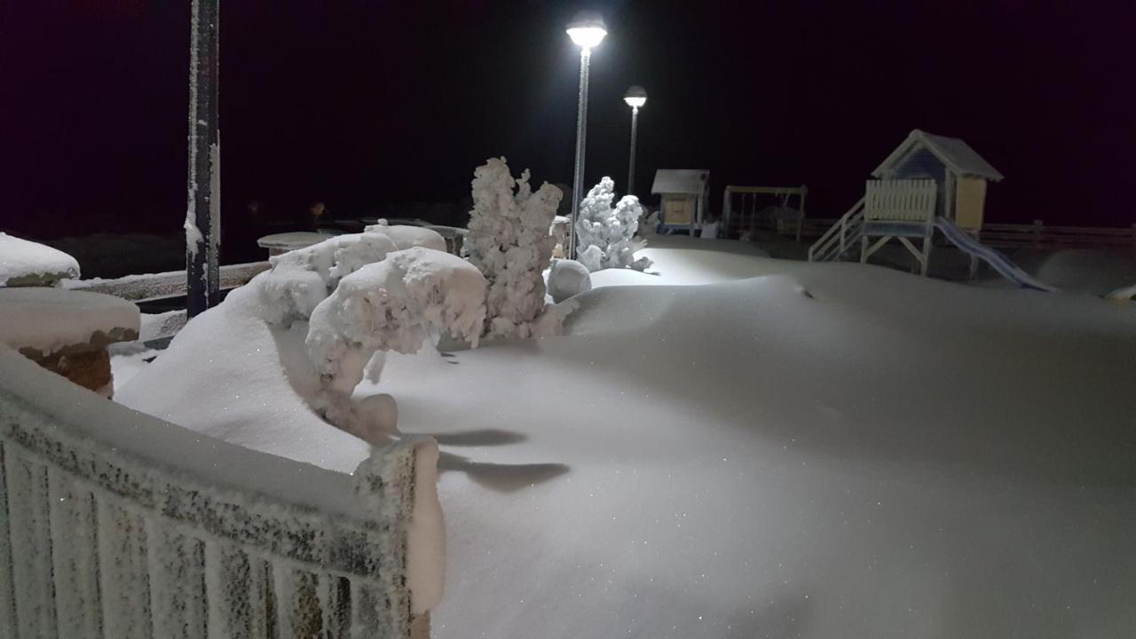 Готель Pansion I Restoran ,, Pogled" Han Pijesak Екстер'єр фото